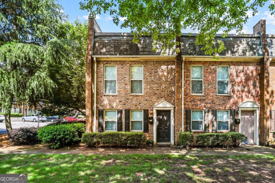 Primary Photo - 105 N River Dr