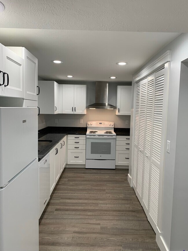 Foto del edificio - 8740 S Spartan Dr