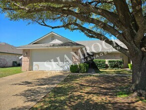 Building Photo - 700 Park Meadows Dr