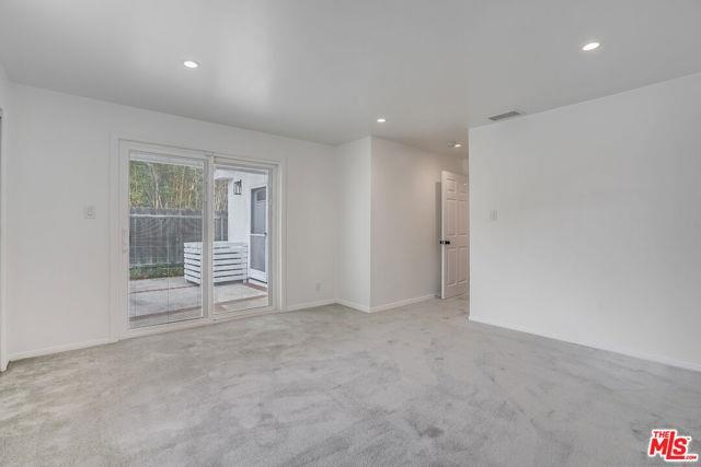 Building Photo - 657 Brooks Ave