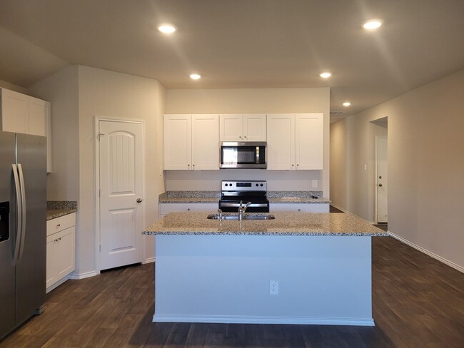 Building Photo - Brand New Home Available in Seguin