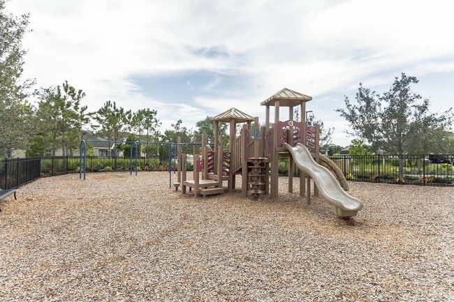 Building Photo - Stunning 3 Bed Townhouse for Rent in Lakewood Ranch! Spacious, Modern, and Move-In Ready!