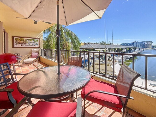 Foto del edificio - 1750 Harbor Pl