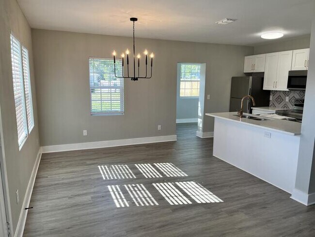 Building Photo - 3 bedroom in Green Cove Springs