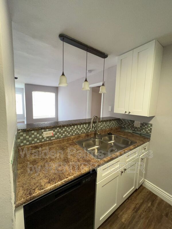 Primary Photo - 4720 Walden Cir