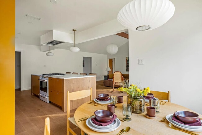 Building Photo - 10102 Warrington Cv