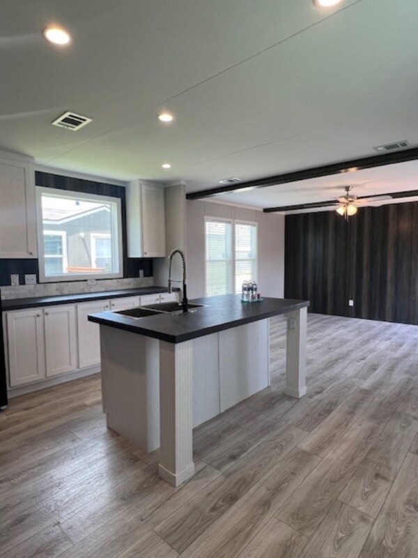 Foto del edificio - 15927 S Flores St