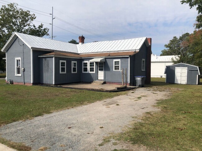 Foto del edificio - 902 Nashville Rd