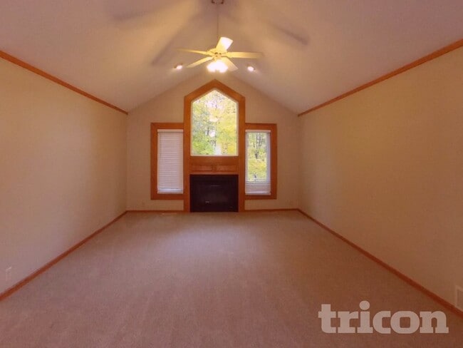 Foto del edificio - 19405 Baldwin Cir NW