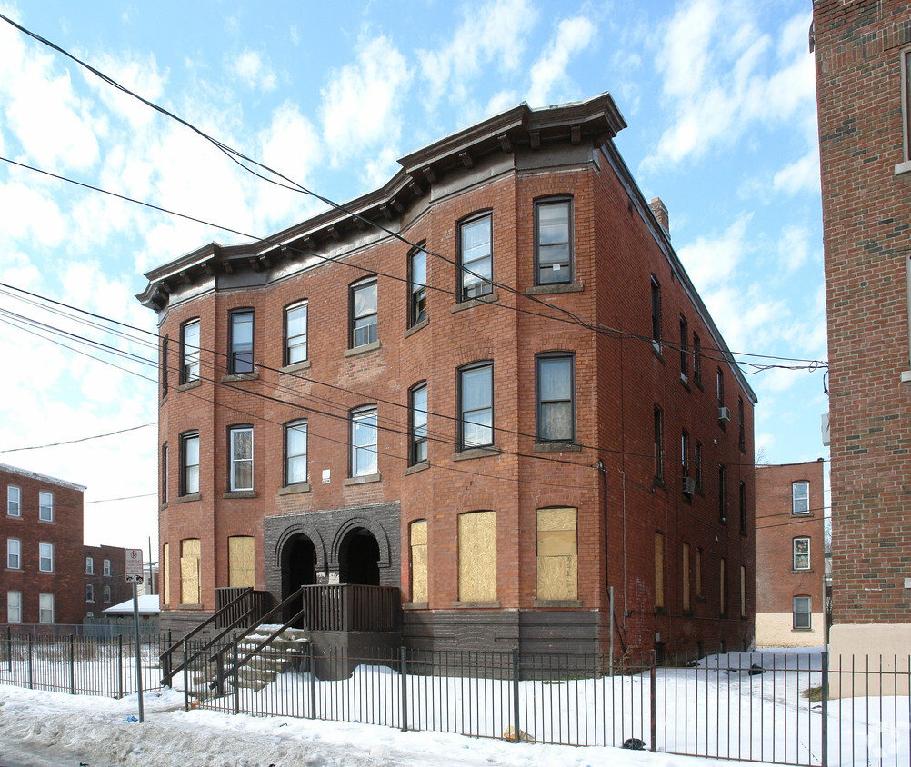 Building Photo - 41-43 Bedford St