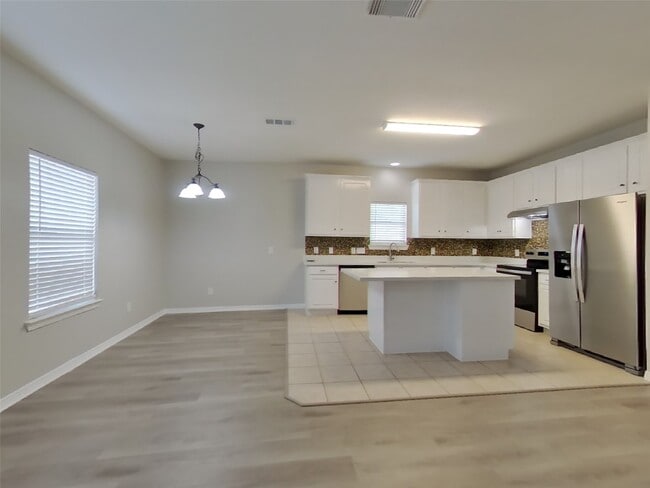 Building Photo - 21214 Peachvine Ln