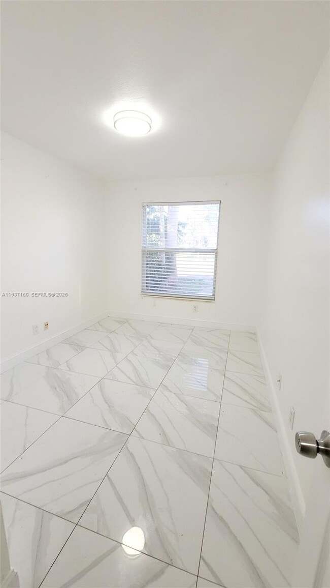 Foto del edificio - 785 SW 10th St