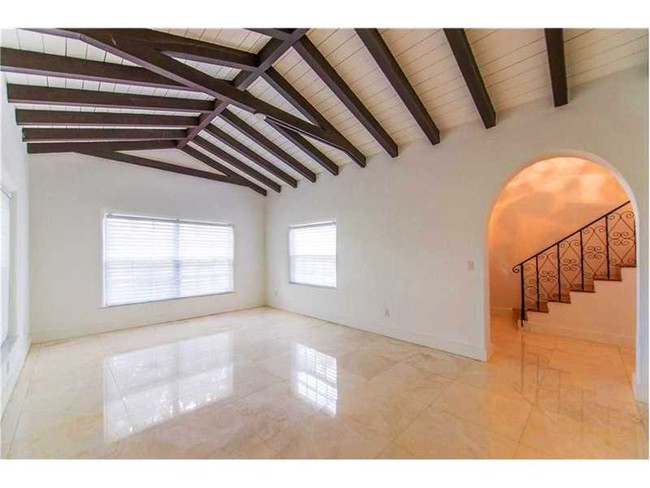 Building Photo - 5835 Lagorce Dr