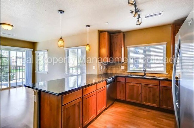 Building Photo - 1144 Rockhurst Dr