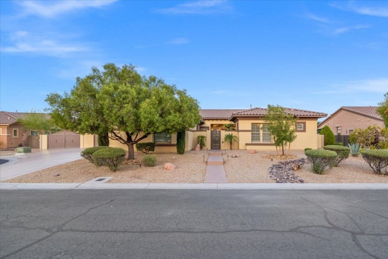 Foto principal - 4274 Sharon Lan Cir