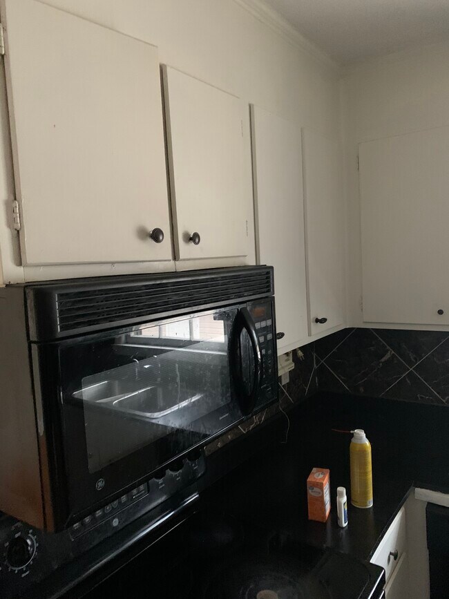 Kitchen - 7116 Idlewild Rd