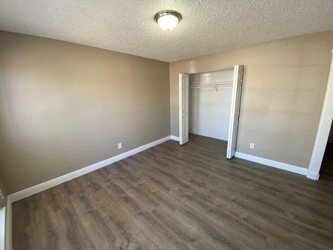 Building Photo - 3 bed 2 bath home