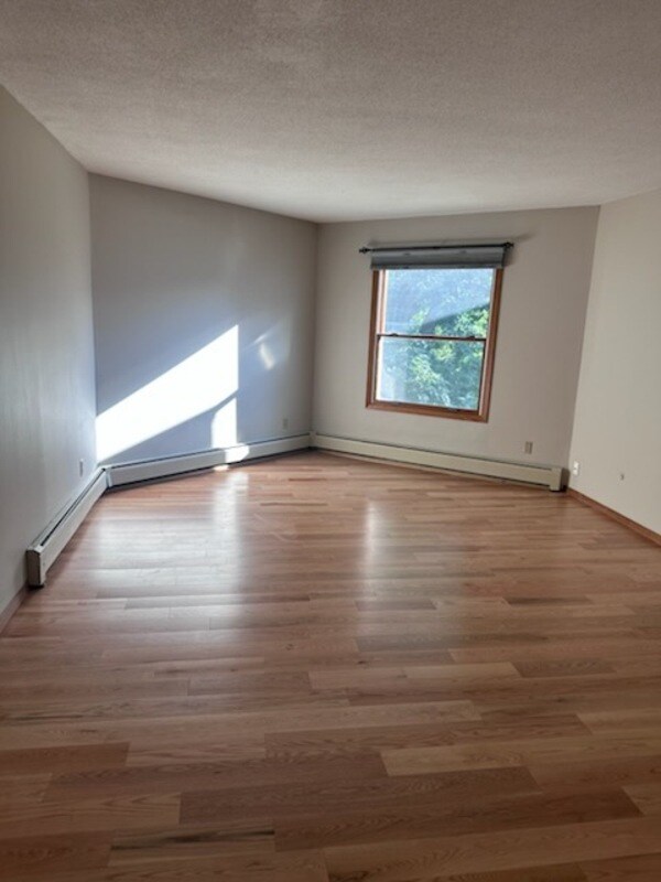 Foto del edificio - 2210 Midland Grove Rd