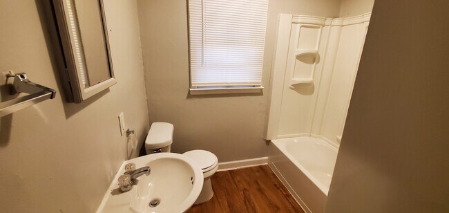 Foto del edificio - 3 bedroom 1 Bathroom House