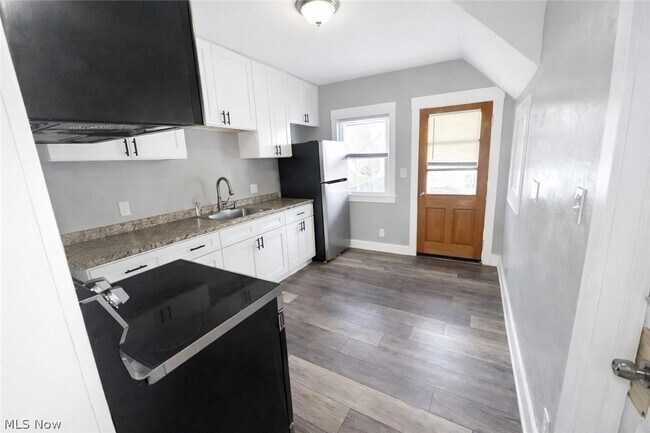 Foto del edificio - 3278 W 84th St