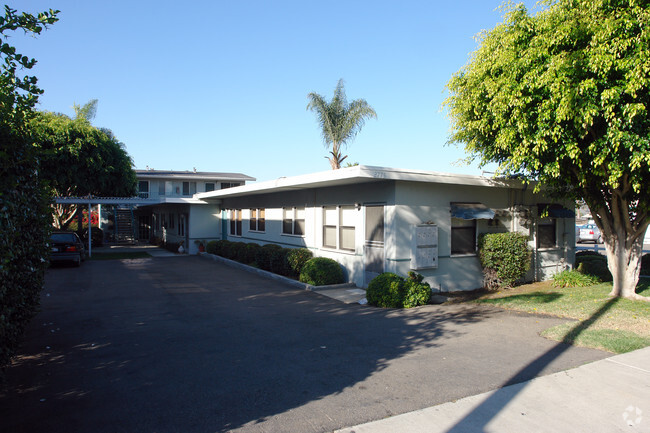 Building Photo - 2775 Roosevelt St