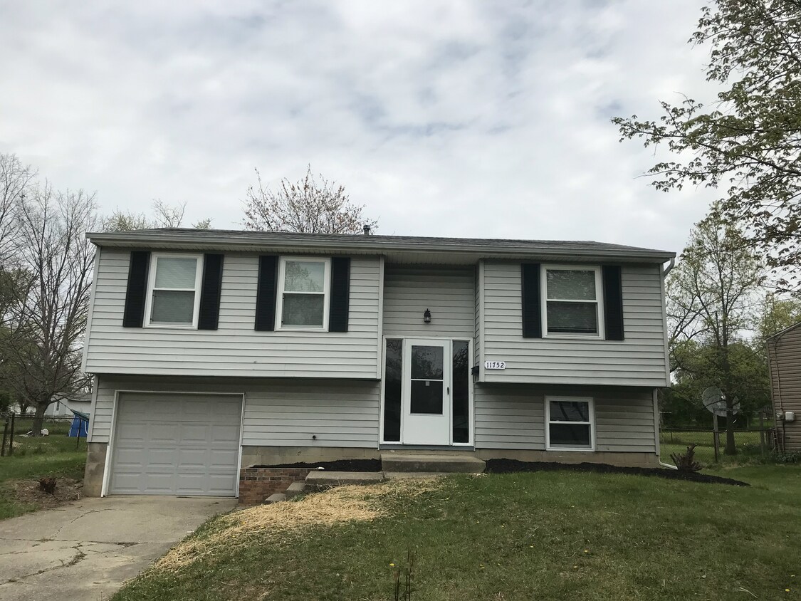 11752 Elkwood Dr, Cincinnati, OH 45240 House Rental in Cincinnati, OH