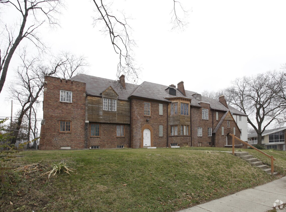 20802090 E Fifth Ave, Columbus, OH 43219 Apartments in Columbus, OH