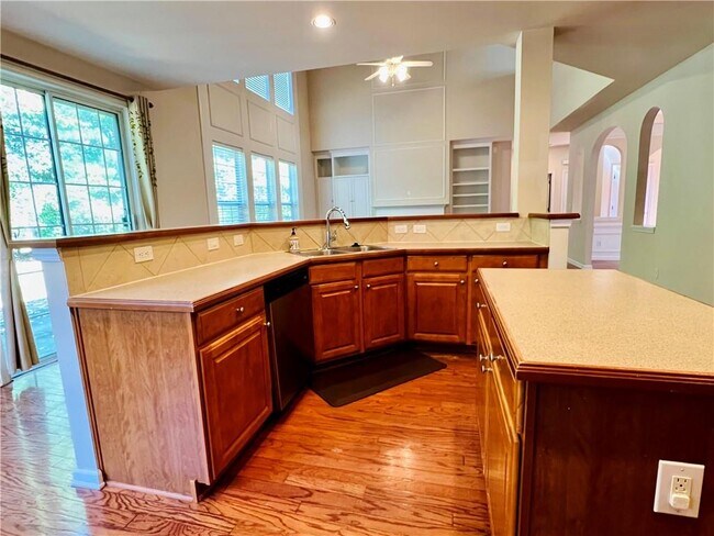 Foto del edificio - 4038 Kingsley Park Ln