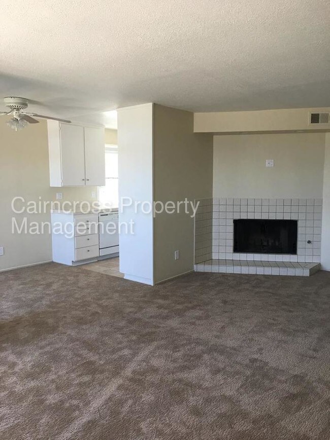 Foto del edificio - 2BR / 2BA Top-Floor Condo