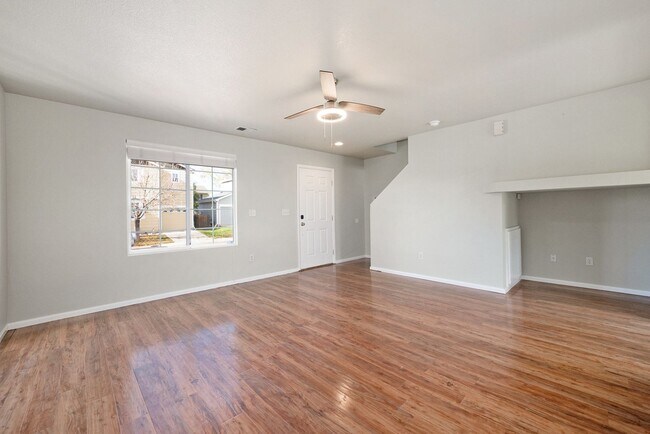 Foto del edificio - Lovely 4 Bed/2 Bath Home Available in Thornton