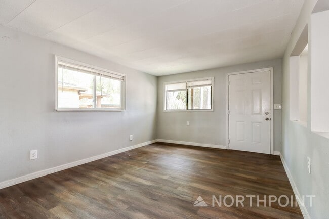 Building Photo - 3 BR/1.5BA | Newly Renovated Single Family Home |  Tropical Landscaping | In St Peterburg!