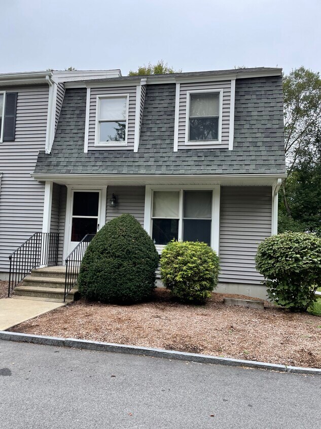 Foto principal - 242 S Worcester St