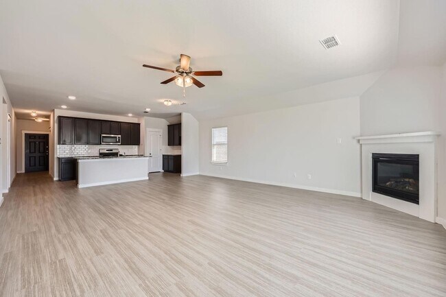 Building Photo - 210 Greenhill St