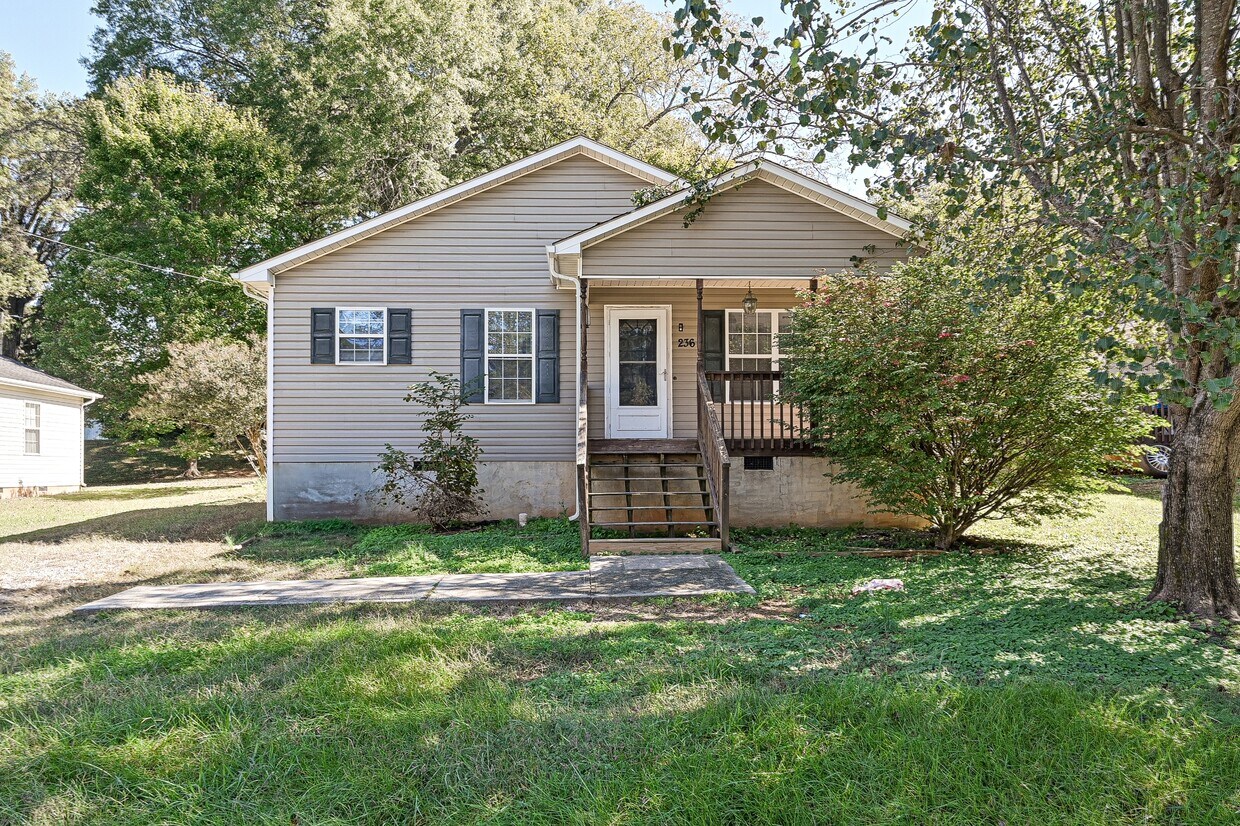 Primary Photo - 236 Long St