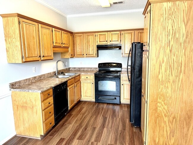 Building Photo - 148 Chase Creek Cir