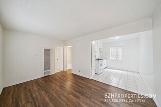Building Photo - 8633 Denver Ave