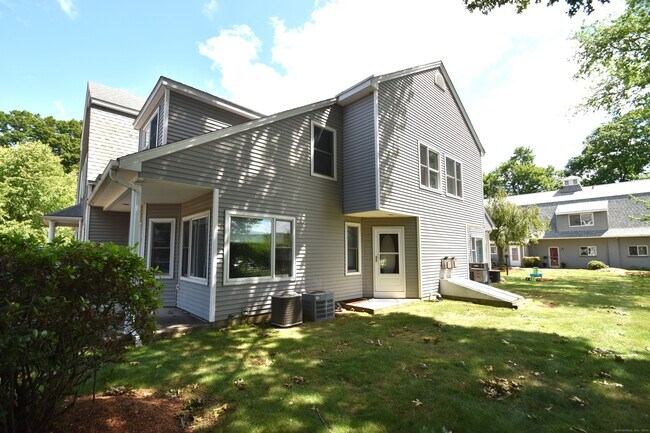 Building Photo - 388 Hubbard St