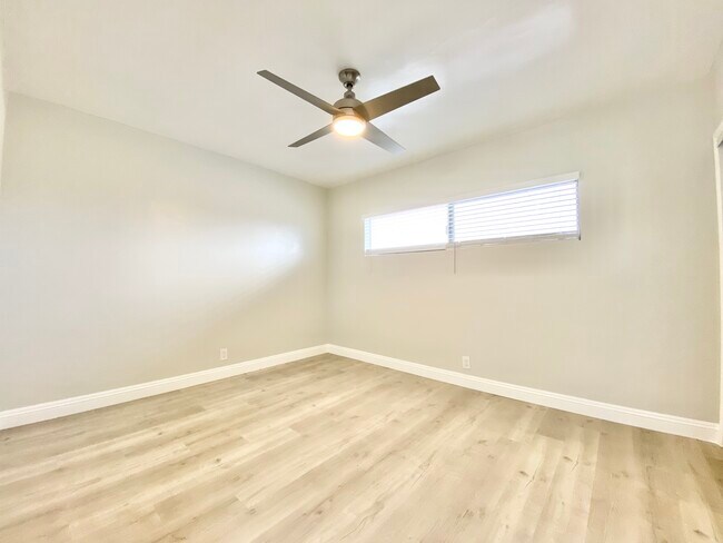 Building Photo - 6321 Crenshaw Blvd