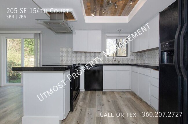 Foto del edificio - 205 SE 154th Ct