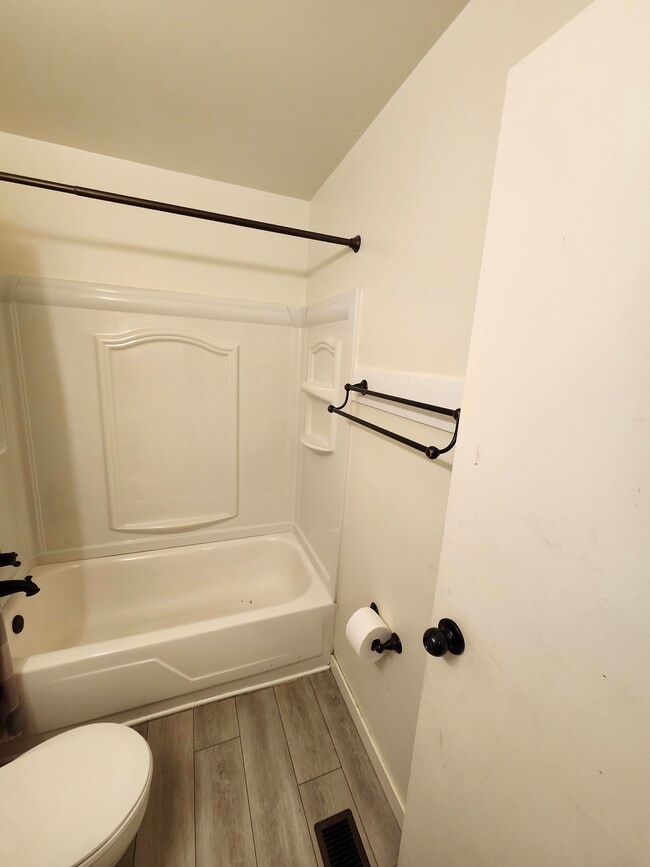 Building Photo - 119 Tall Timber Ct