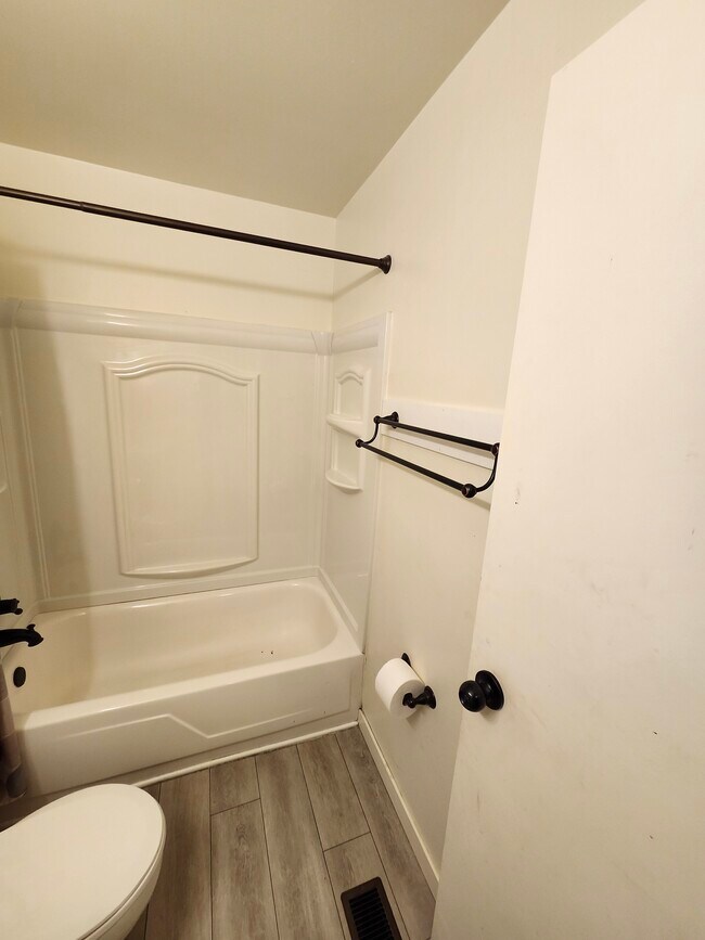 Foto del edificio - 119 Tall Timber Ct