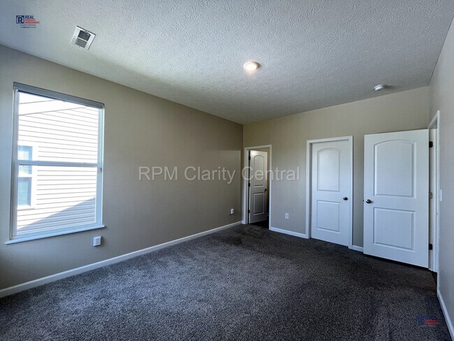 Foto del edificio - Charming 3-Bedroom, 2-Bath Home with Bonus...