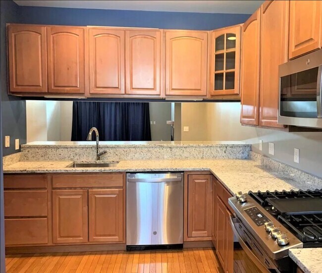 Foto del edificio - 2550 Cleinview Ave