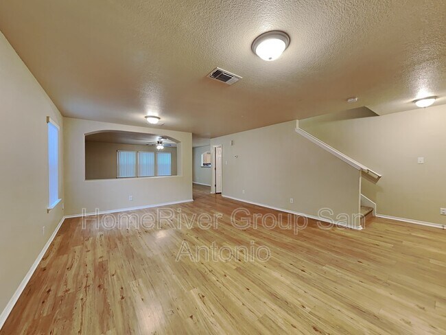 Building Photo - 447 S Water Ln