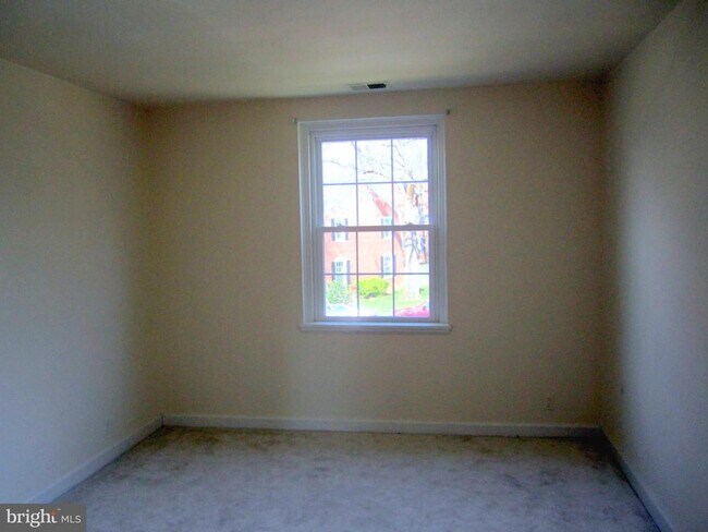 Foto del edificio - 3000 S Columbus St