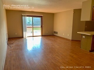 Foto del edificio - 2372 Quarterback Ct