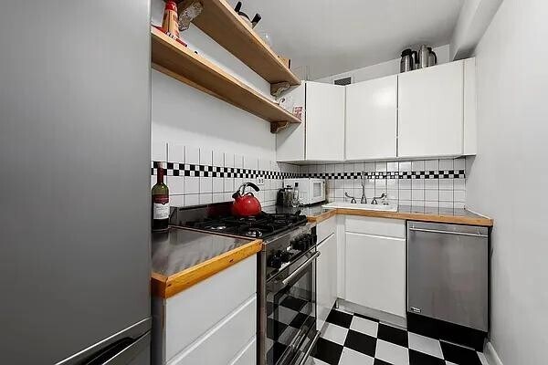 Foto principal - 142 E 16th St
