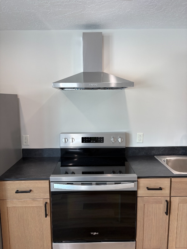 Building Photo - 10 W Park St