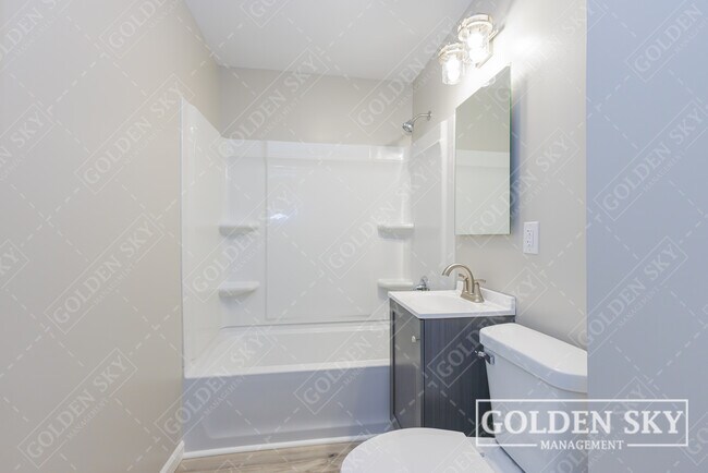 Building Photo - 2312 S Pershing Dr