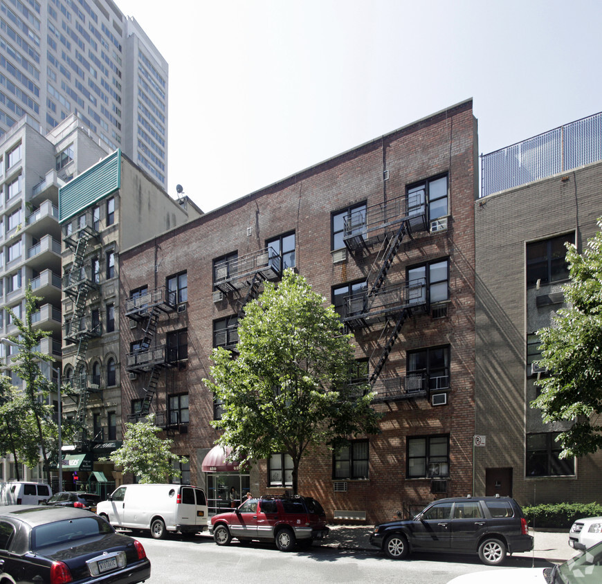 Foto principal - 420 E 82nd St